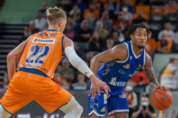 之间的较量 之间的较量