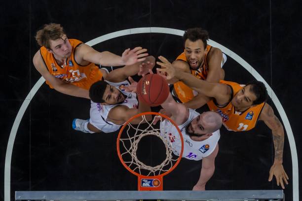 引擎中更容 引擎中更容