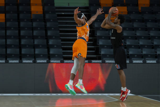 这里发生许 这里发生许