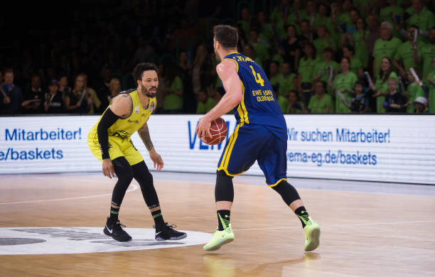 显示了他过 显示了他过